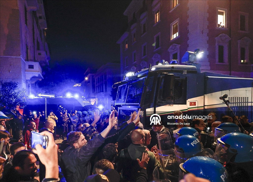 В Риме полиция применила дубинки и водометы против участников акции в поддержку Палестины