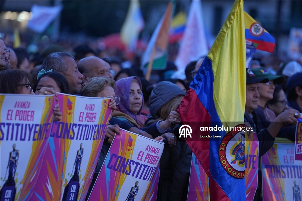 В Боготе прошла акция в поддержку президента Колумбии