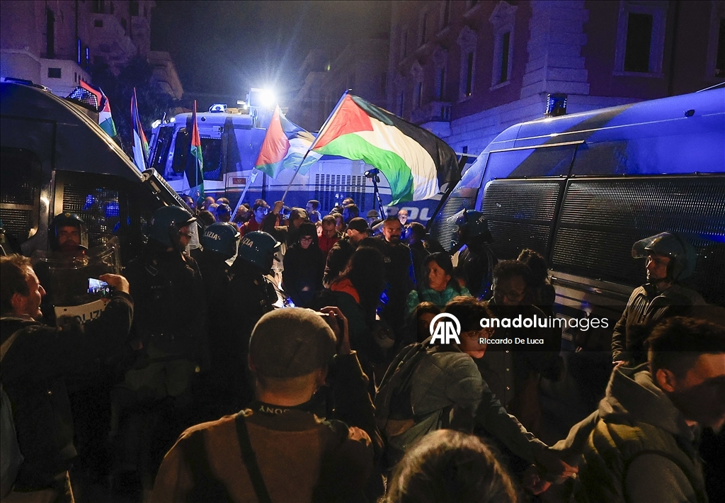 В Риме полиция применила дубинки и водометы против участников акции в поддержку Палестины