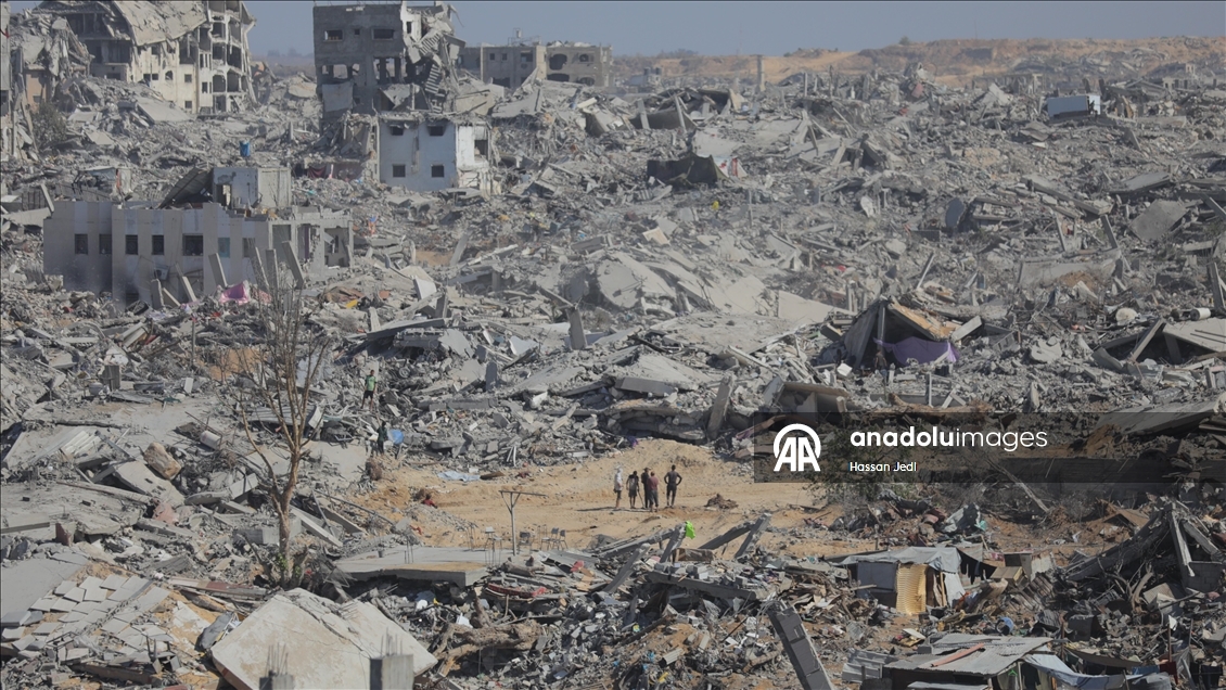 İsrail’in harabeye çevirdiği Gazze kentindeki Şeyh Rıdvan Mahallesi’nde günlük yaşam