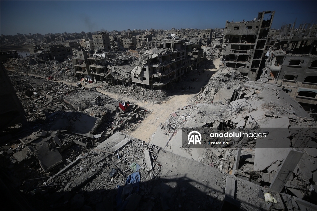 İsrail’in harabeye çevirdiği Gazze kentindeki Şeyh Rıdvan Mahallesi’nde günlük yaşam