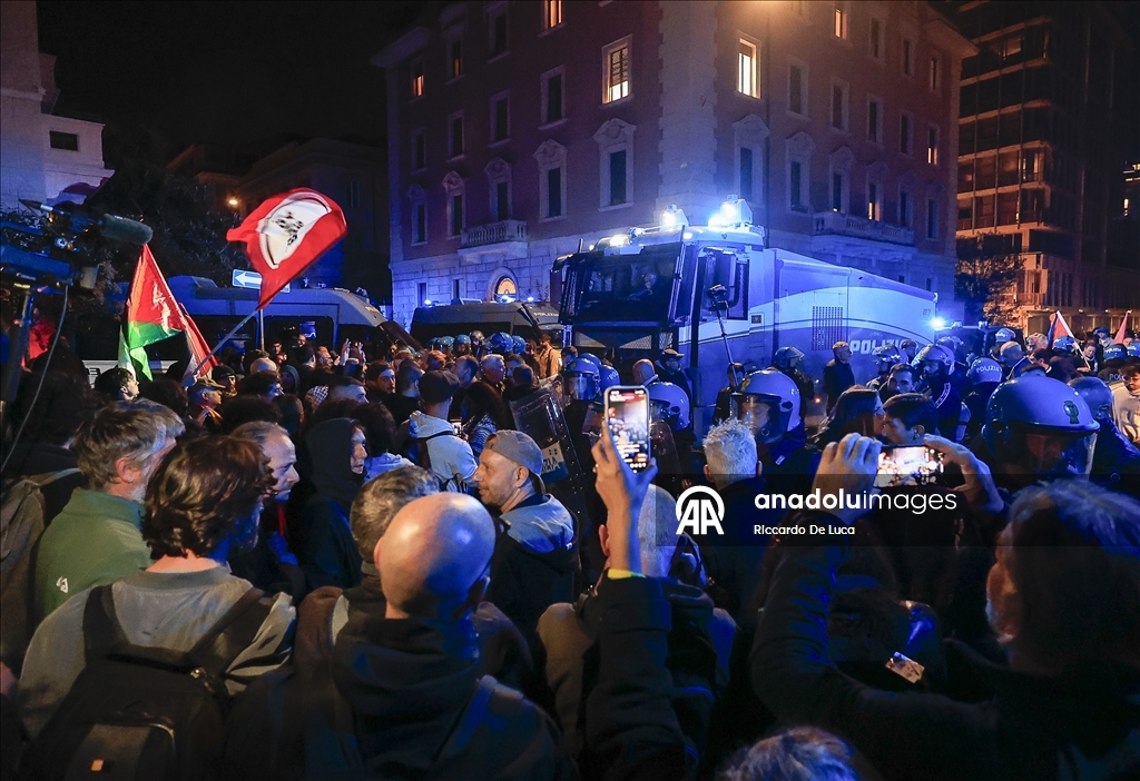 В Риме полиция применила дубинки и водометы против участников акции в поддержку Палестины