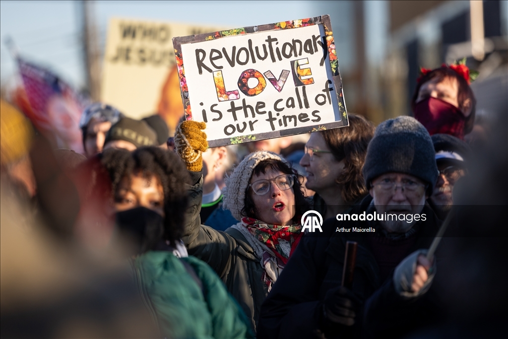 Протест против ICE прошел в Чикаго