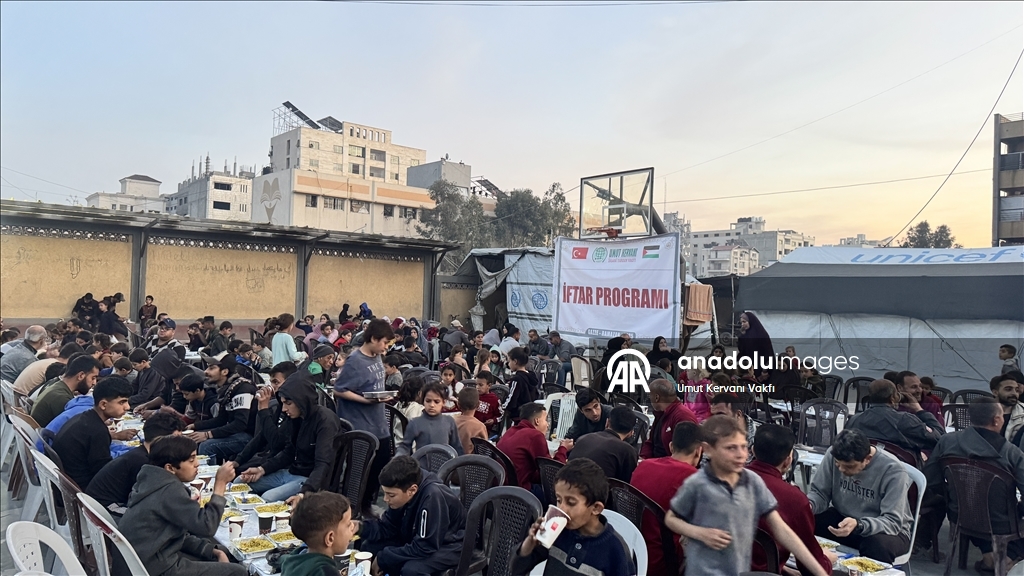 "قافلة الأمل" التركية تقدم مساعدات لغزة بقيمة 4.57 ملايين دولار