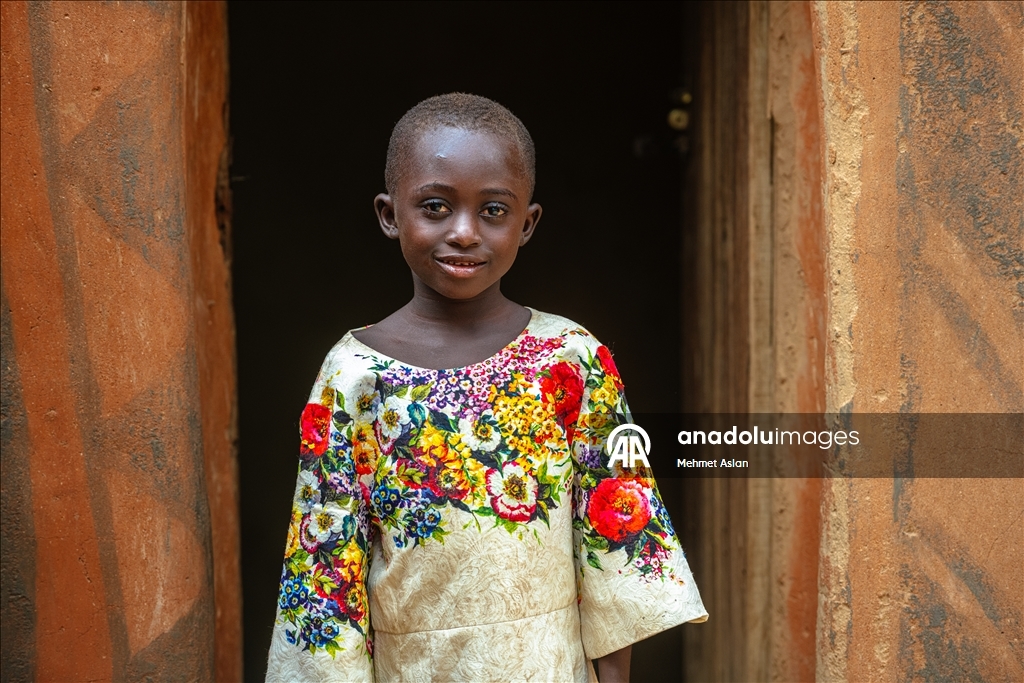 تيبلي.. قرية بوركينية خطت هويتها على جدران الطين