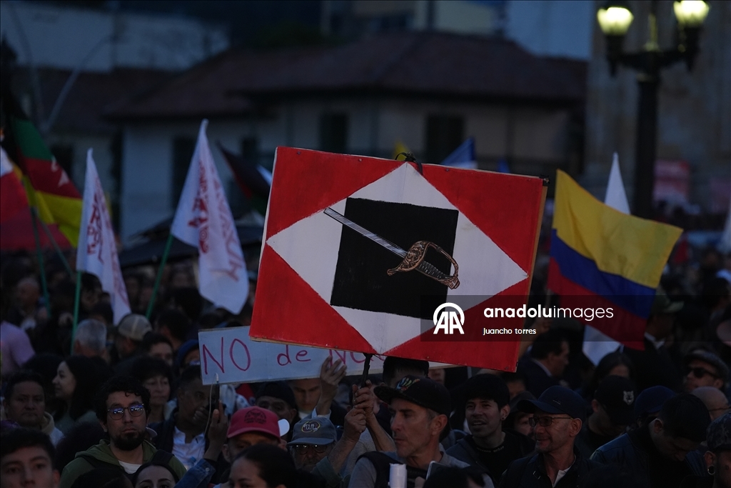 В Боготе прошла акция в поддержку президента Колумбии