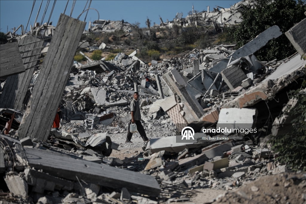 Beyt Lahiya’da yıkımın ortasında hayat mücadelesi
