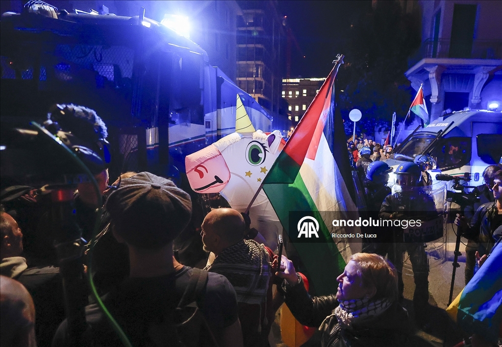 В Риме полиция применила дубинки и водометы против участников акции в поддержку Палестины
