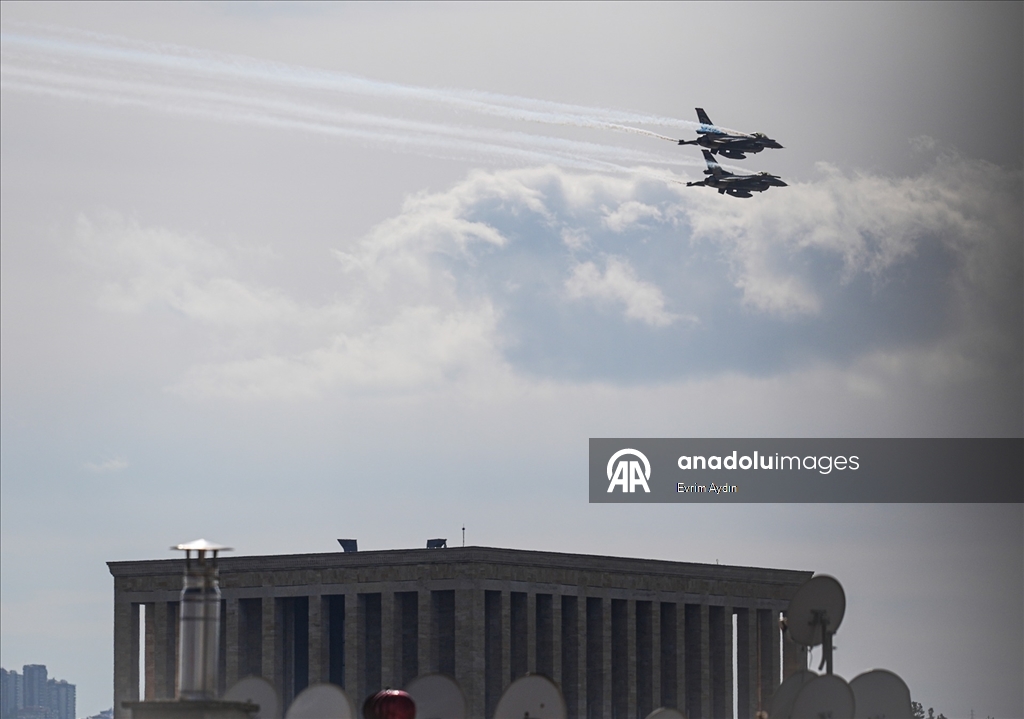 SOLOTÜRK, Anıtkabir semalarında çevre tanıma uçuşu yaptı