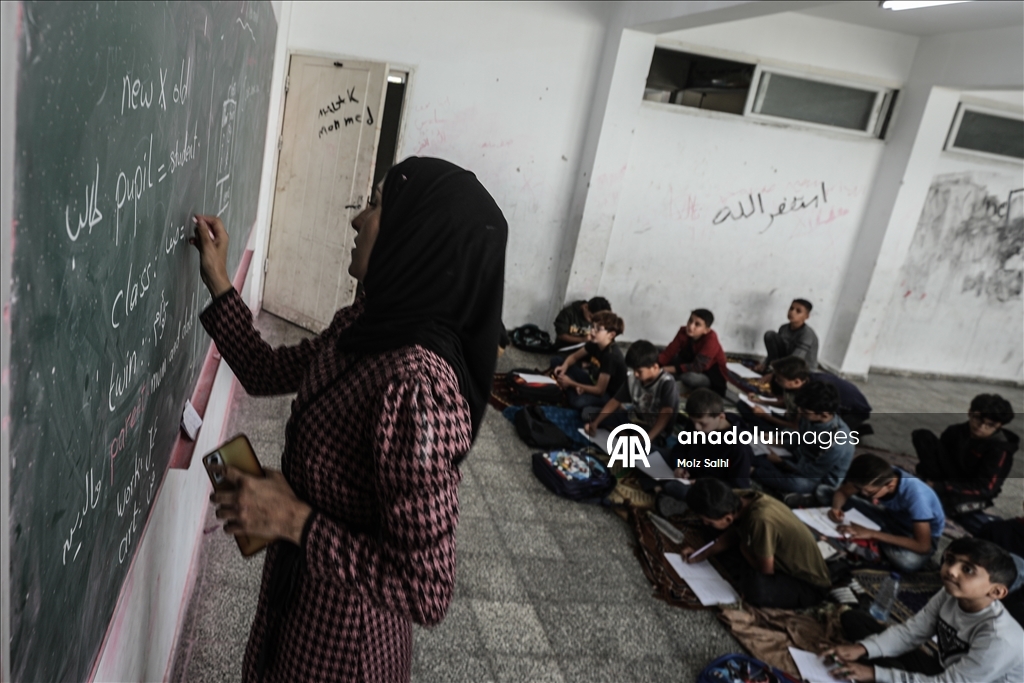 Gazze’de UNRWA Okullarında yüz yüze eğitim yeniden başladı