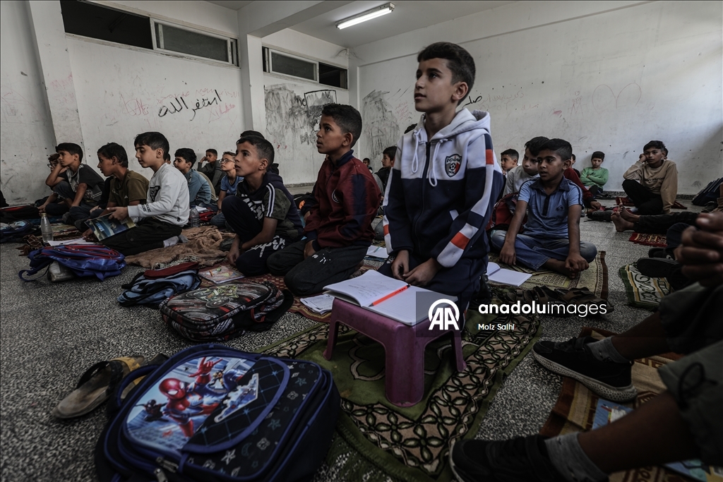 Gazze’de UNRWA Okullarında yüz yüze eğitim yeniden başladı
