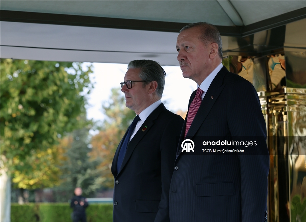 Cumhurbaşkanı Erdoğan, İngiltere Başbakanı Starmer'i resmi törenle karşıladı