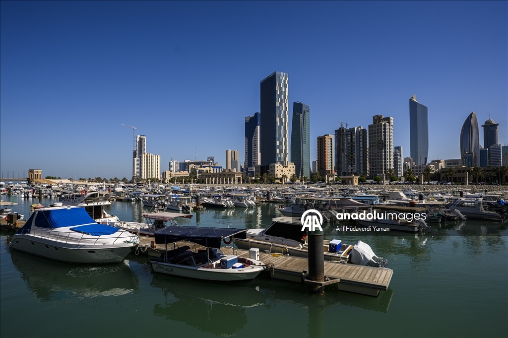 Daily life in Kuwait City