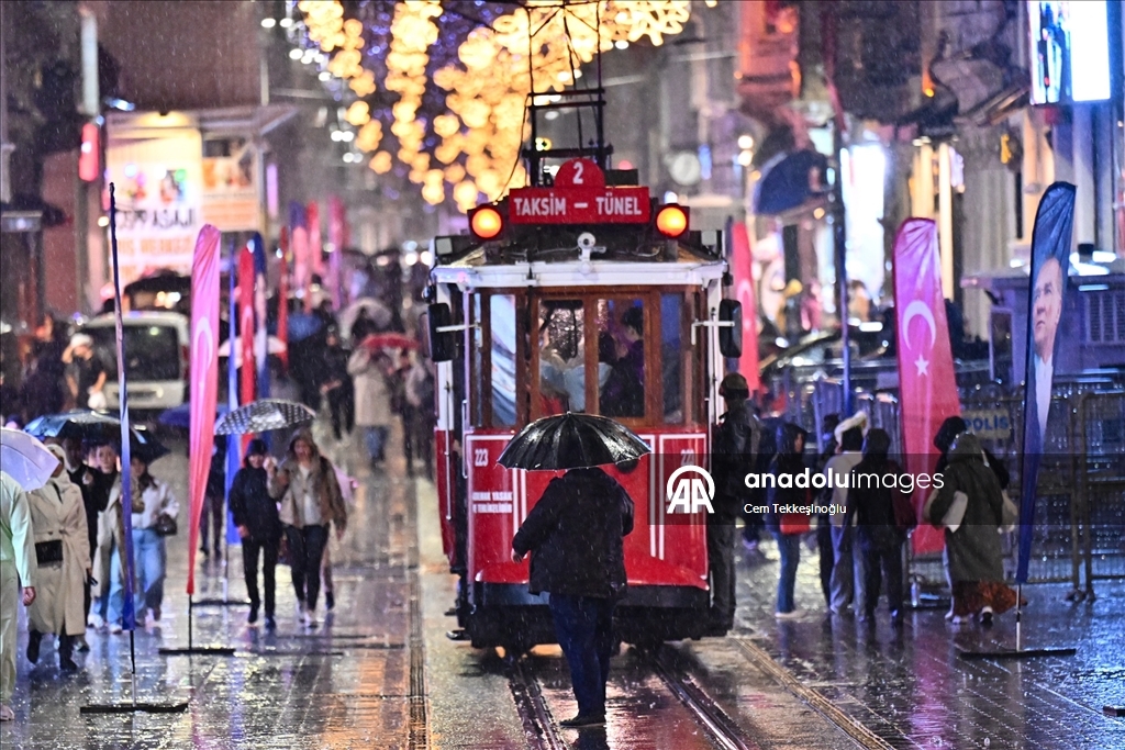 İstanbul'un bazı bölgelerinde sağanak etkili oluyor