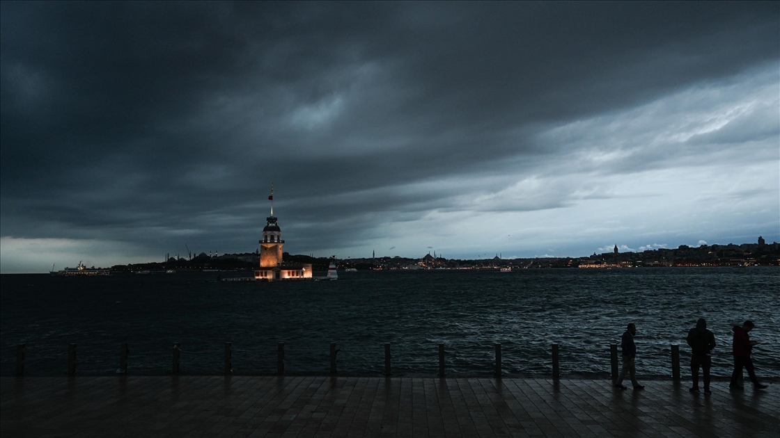 İstanbul'un bazı bölgelerinde sağanak etkili oluyor