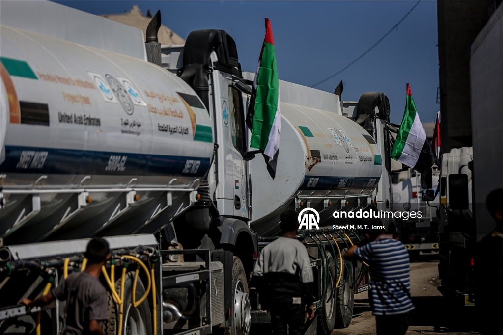 Ateşkes anlaşması kapsamında Gazze’ye yardım tırlarının girişi sürüyor