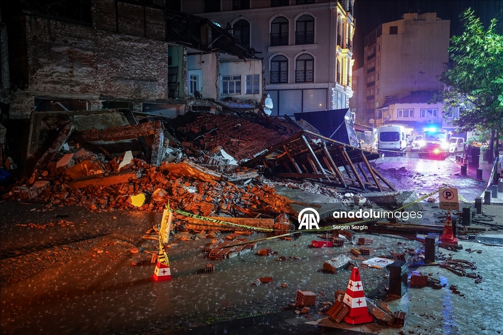 Balıkesir’in Sındırgı ilçesinde 6.1 büyüklüğünde deprem meydana geldi
