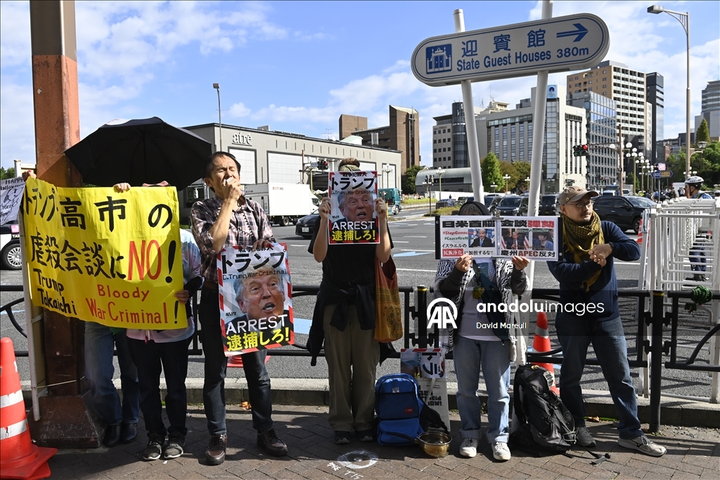 В Токио прошла акция протеста против визита Дональда Трампа