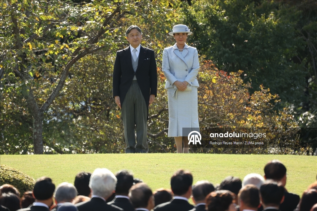 Император Японии провел традиционный осенний прием в саду