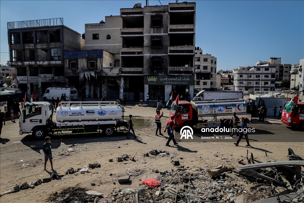Ateşkes anlaşması kapsamında Gazze’ye yardım tırlarının girişi sürüyor