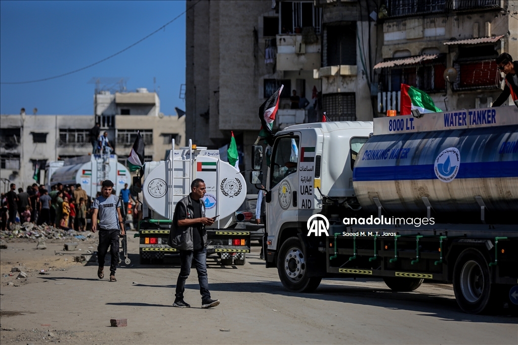 Ateşkes anlaşması kapsamında Gazze’ye yardım tırlarının girişi sürüyor