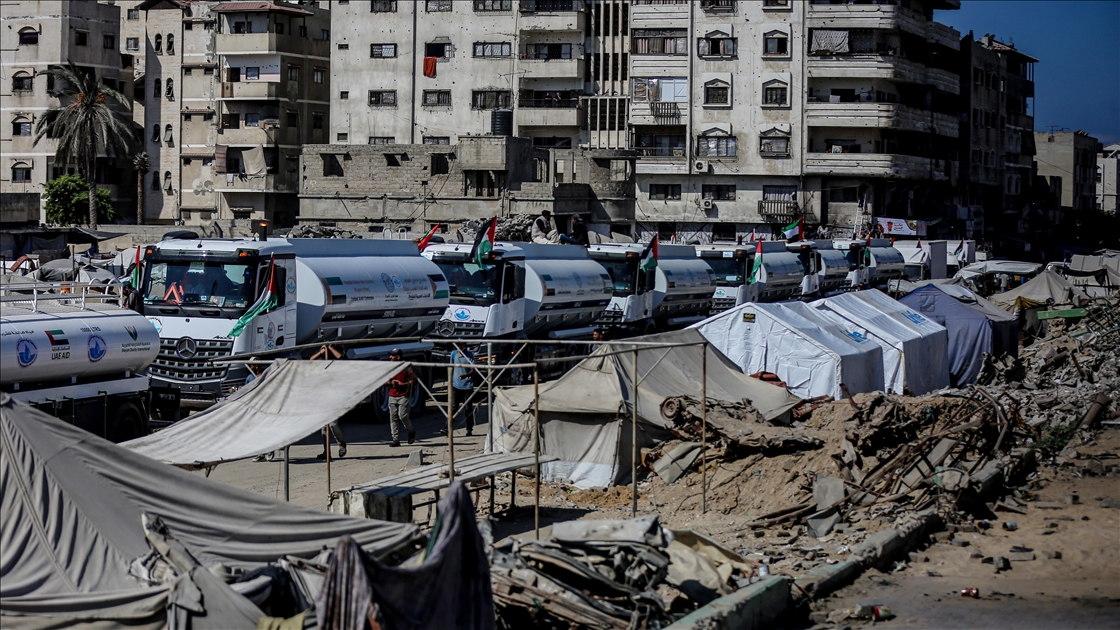 Ateşkes anlaşması kapsamında Gazze’ye yardım tırlarının girişi sürüyor