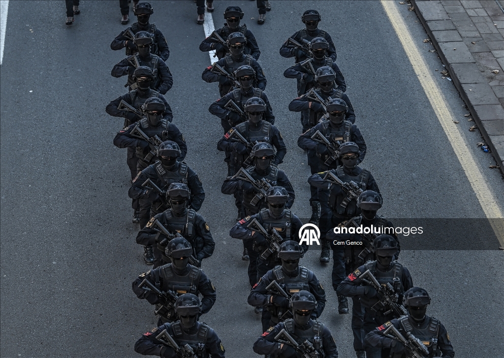 Ankara'da Cumhuriyet Bayramı dolayısıyla resmi geçit töreni yapıldı