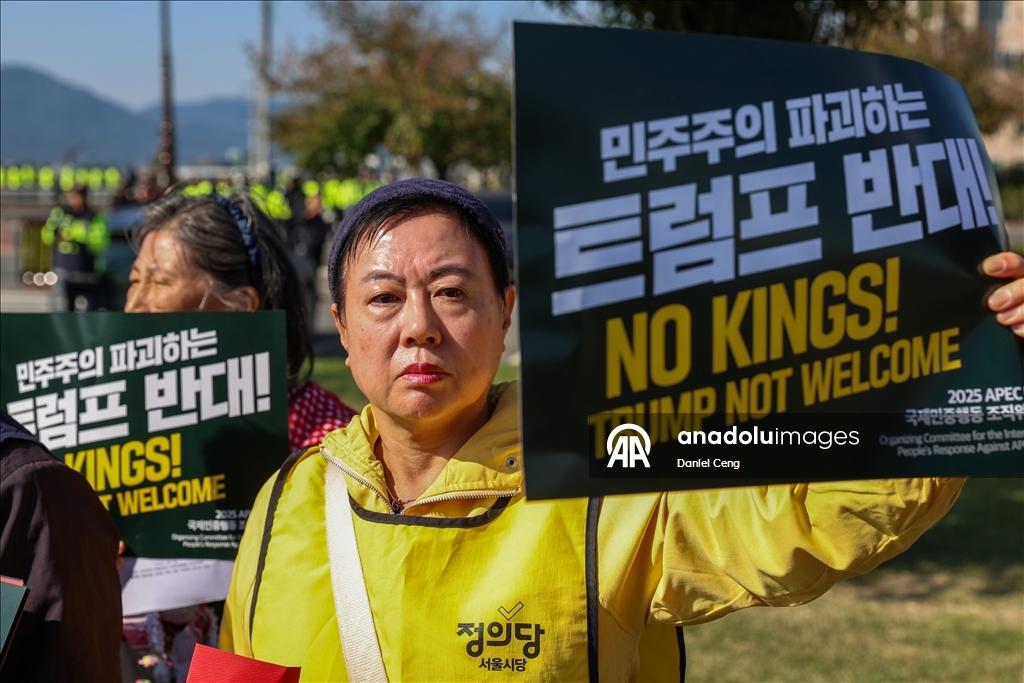 В Южной Корее прошли акции протеста перед визитом Дональда Трампа