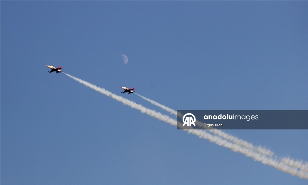 Türk Yıldızları, Kırklareli semalarında gösteri uçuşu yaptı