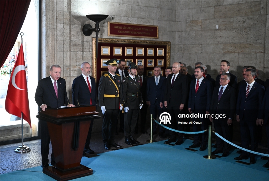 الرئيس أردوغان يشارك في الاحتفال بذكرى تأسيس الجمهورية