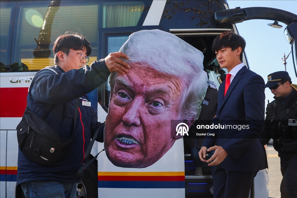 В Южной Корее прошли акции протеста перед визитом Дональда Трампа