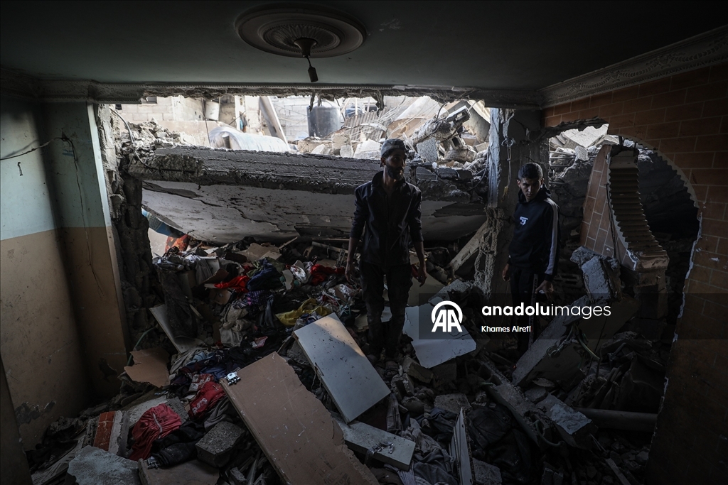 İsrail'in ateşkesi ihlal ederek Gazze'ye düzenlediği saldırılarda ölen Filistinlilerin sayısı 63'e yükseldi