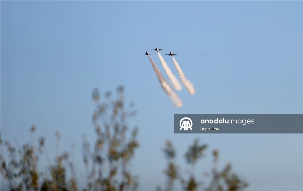 Türk Yıldızları, Kırklareli semalarında gösteri uçuşu yaptı