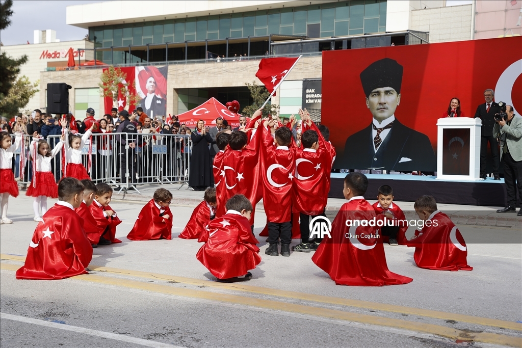 Malatya'da Cumhuriyet'in 102. yıl dönümü kutlanıyor