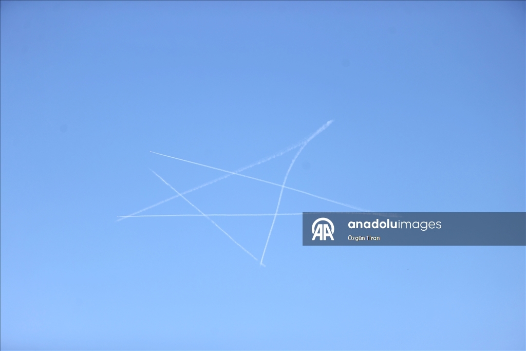 Türk Yıldızları, Kırklareli semalarında gösteri uçuşu yaptı