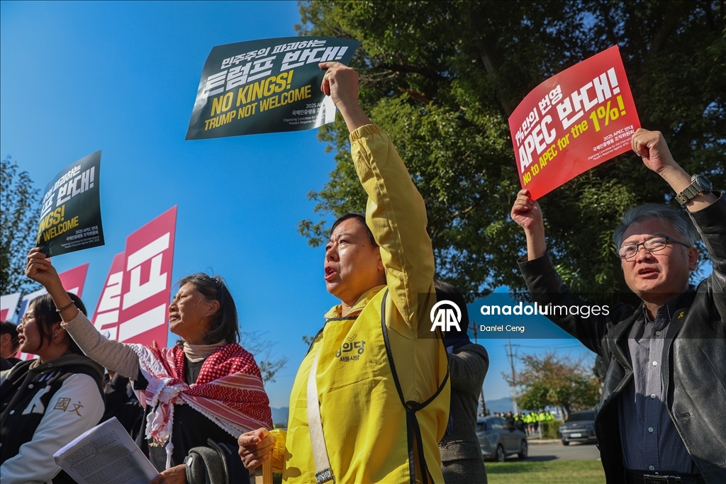 В Южной Корее прошли акции протеста перед визитом Дональда Трампа