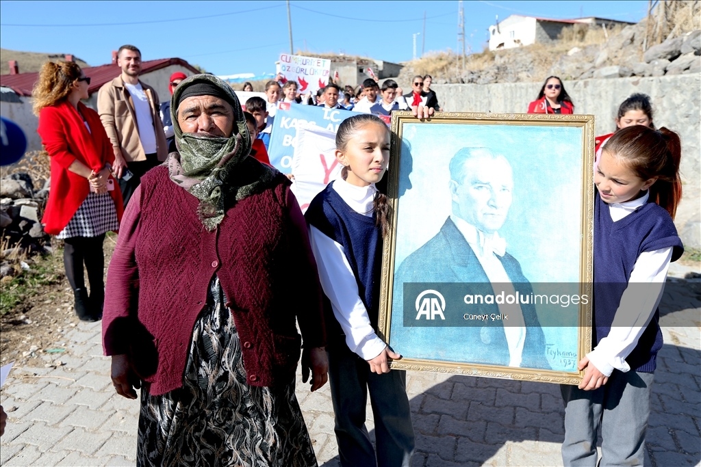 Sınır köyünde yürekleri ısıtan Cumhuriyet coşkusu
