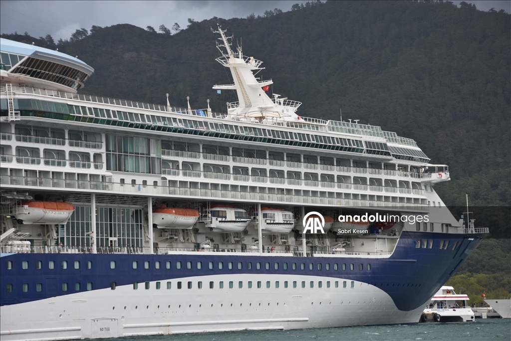 В Мармарис прибыло 1840 туристов на круизном лайнере «Marella Discovery 2»