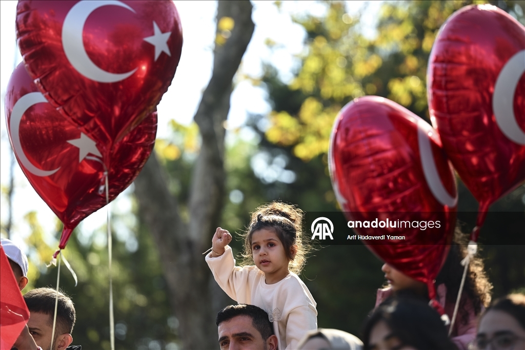 إسطنبول.. عروض شعبية وعسكرية بمناسبة عيد الجمهورية