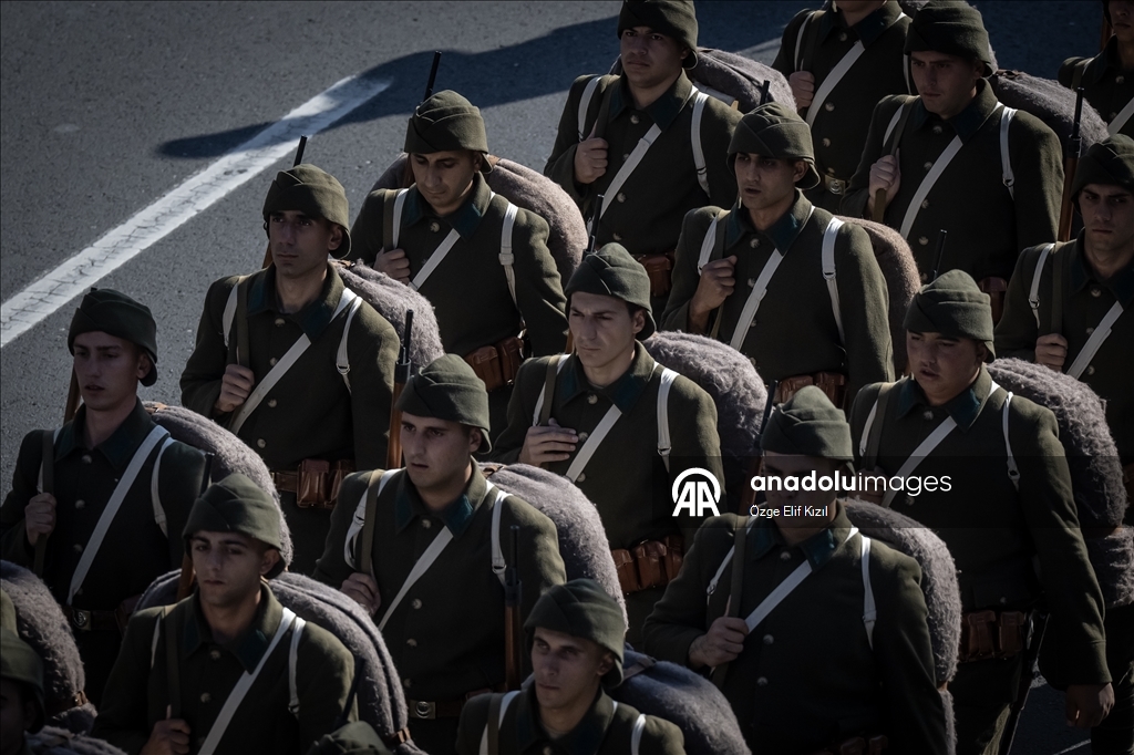 Ankara'da Cumhuriyet Bayramı dolayısıyla resmi geçit töreni yapıldı