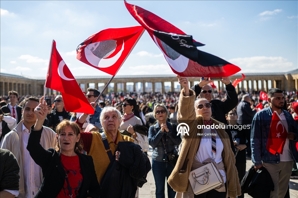 Türkiye Cumhuriyeti 102. yılını kutluyor