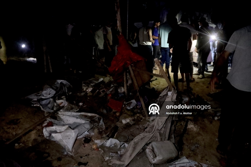 Израиль нарушил прекращение огня в Газе, нанеся удар по палаточному лагерю в Хан-Юнусе