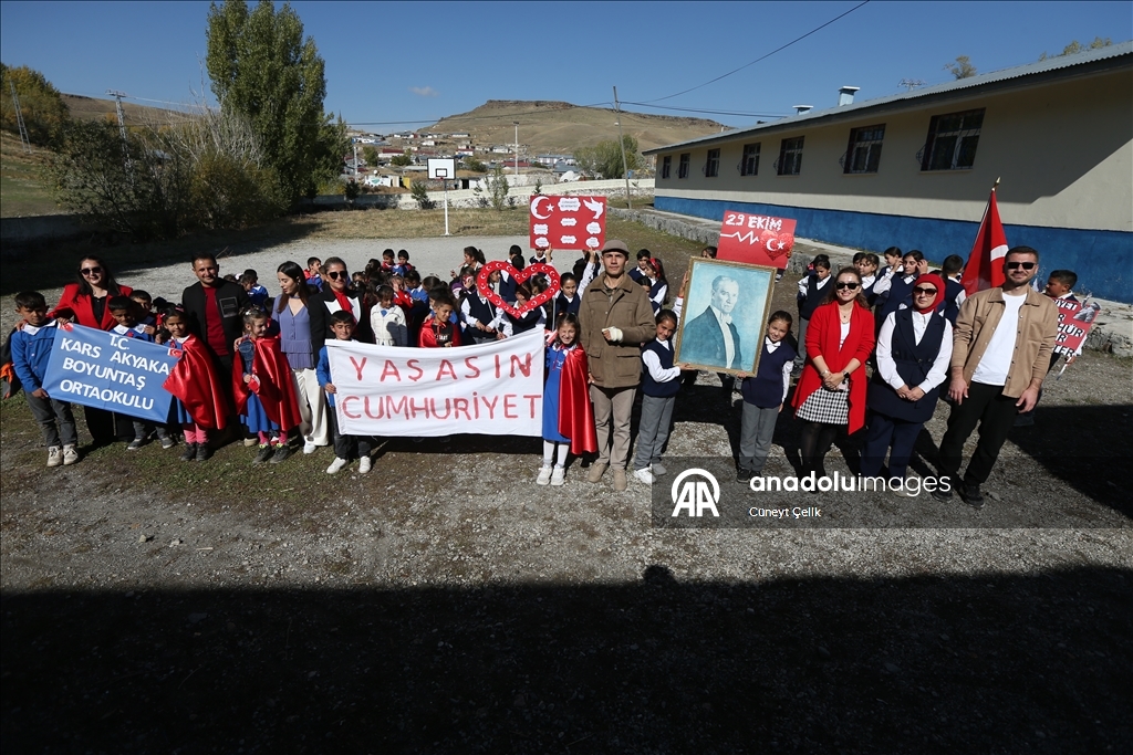 Sınır köyünde yürekleri ısıtan Cumhuriyet coşkusu