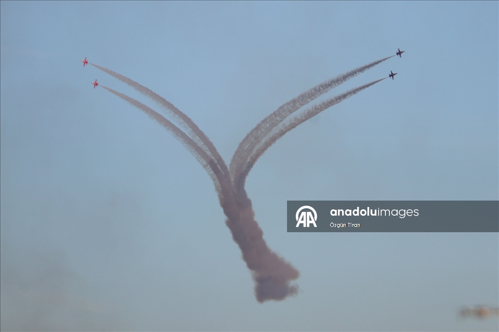 Türk Yıldızları, Kırklareli semalarında gösteri uçuşu yaptı
