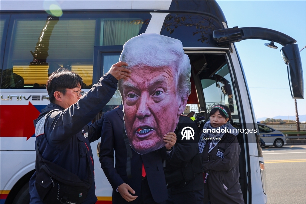 В Южной Корее прошли акции протеста перед визитом Дональда Трампа