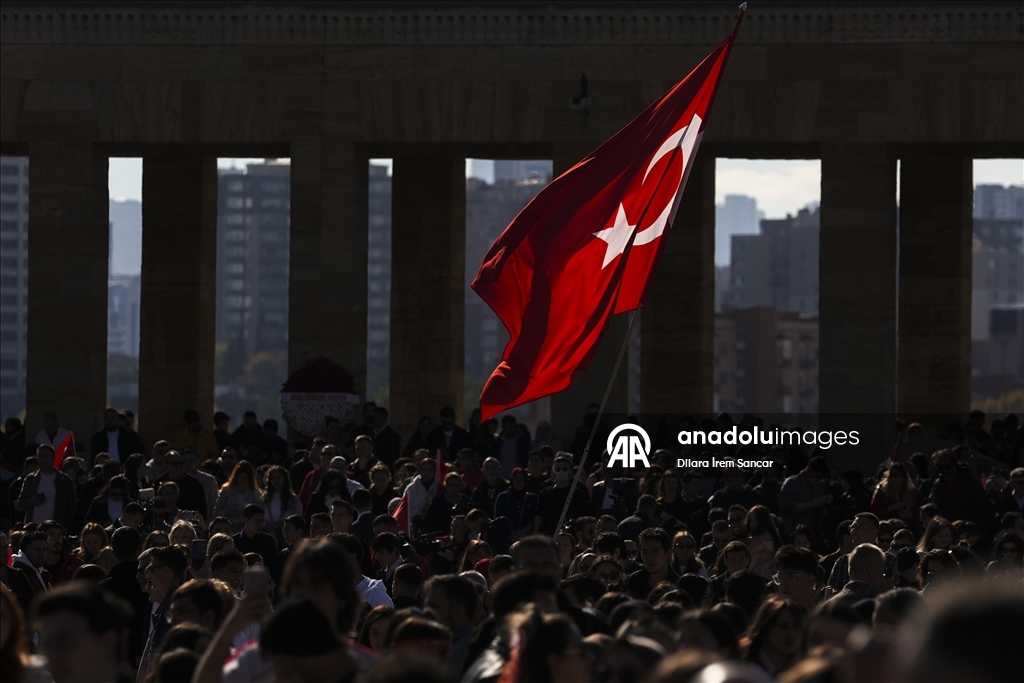 Türkiye Cumhuriyeti 102. yılını kutluyor