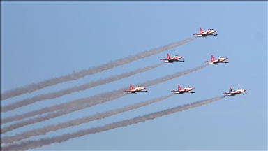 Türk Yıldızları, Kırklareli semalarında gösteri uçuşu yaptı