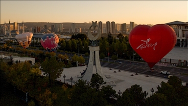 Cumhurbaşkanlığı Külliyesi'nde sıcak hava balonu etkinliği düzenlendi