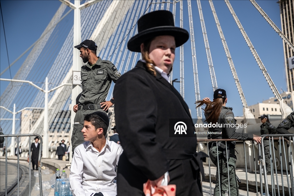 Ultra-Orthodox Jews protest mandatory military service in Jerusalem