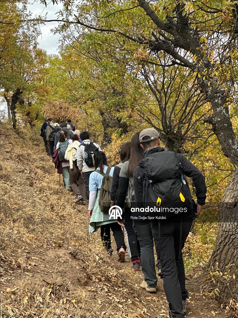 Hîzana bi rengên payîzê xemilî xwezahezan pêşwazî dike